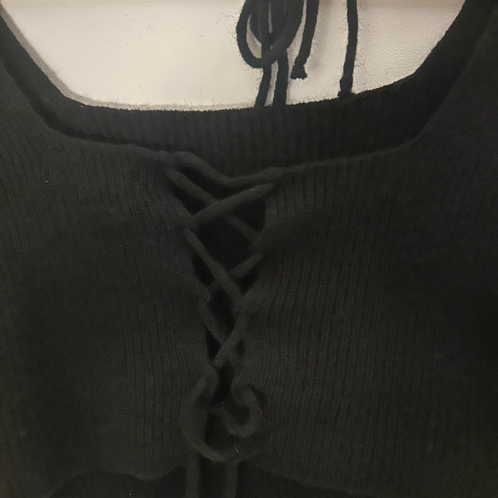 Elegant Black Knit Women's cropped sweater - Picture 4 of 5